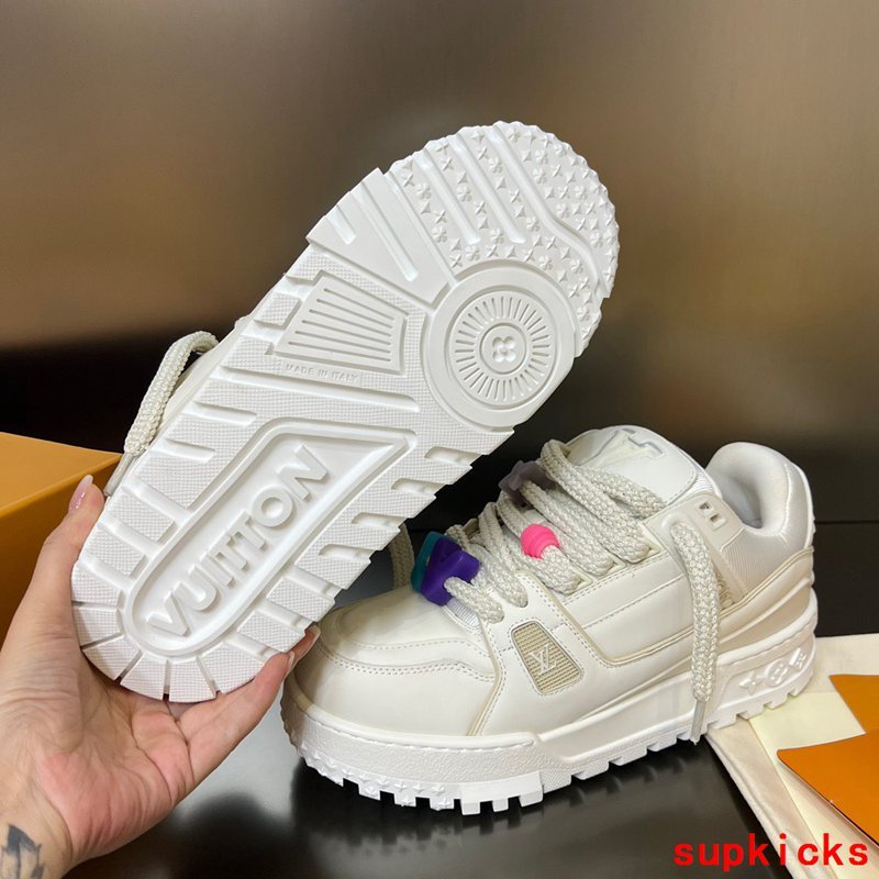 TRTOK - LOV Trainers - 072