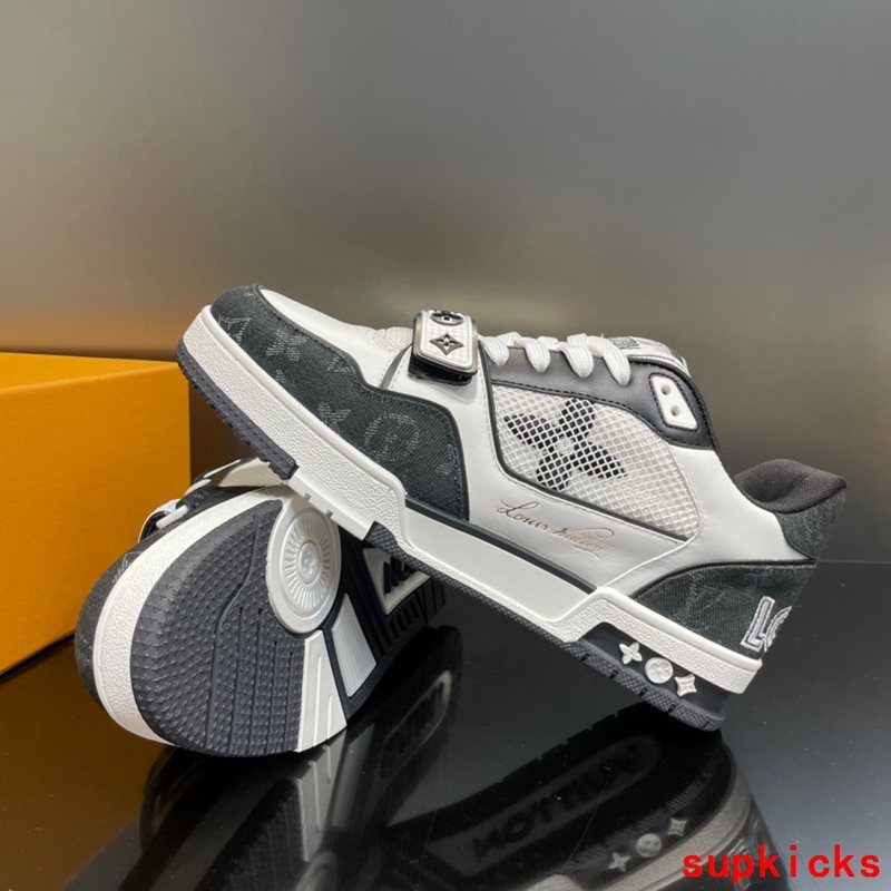 TRTOK - LOV Trainers - 073